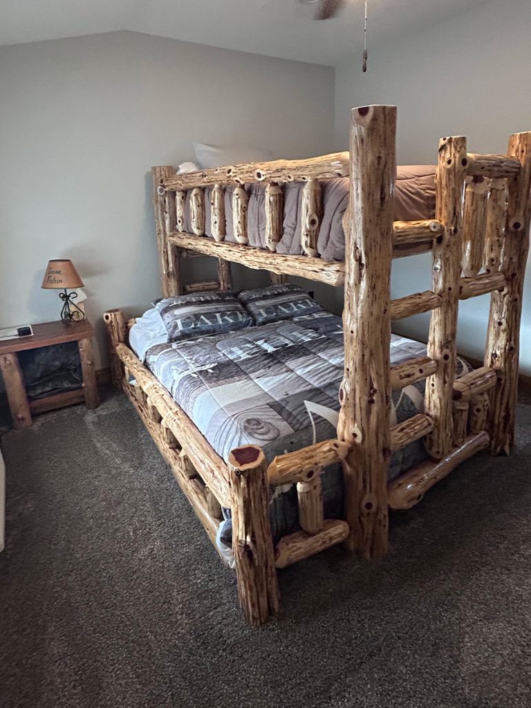 Loonlodge Lake room